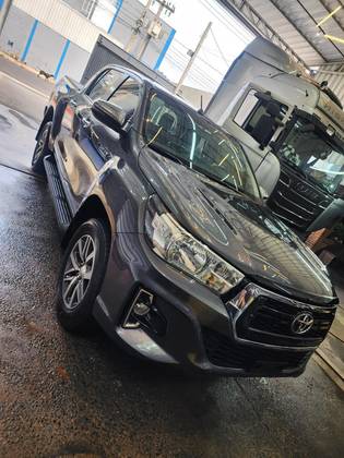 TOYOTA HILUX 2.8 SRV 4X4 CD 16V DIESEL 4P AUTOMÁTICO TOYOTA HILUX 2.8 SRV 4X4 CD 16V DIESEL 4P AUTOMÁTICO